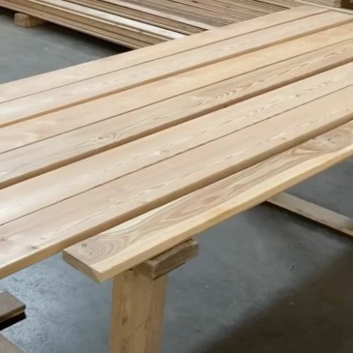 Доска террасная лиственница гладкая 45*90*6000, сорт Э (0,54м2)